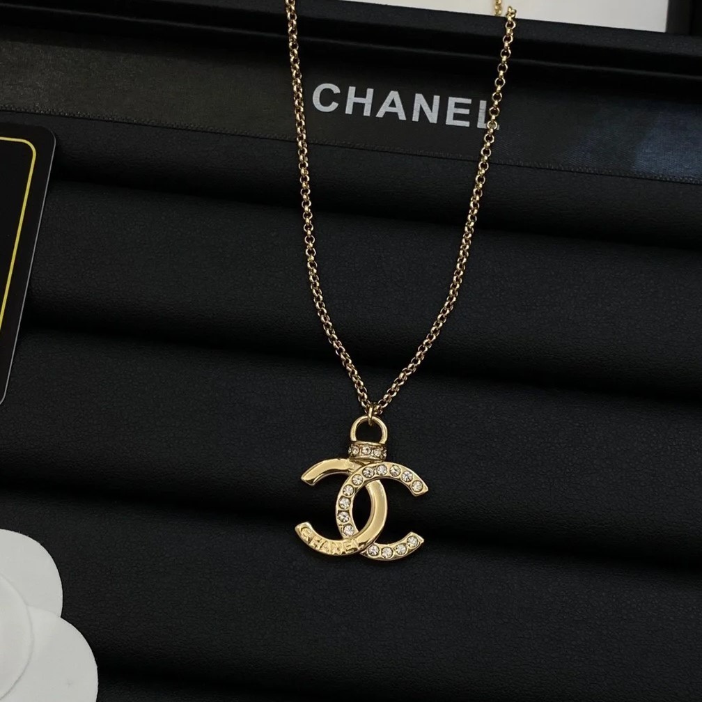 【上品なデザインが首元をエレガントに】CHANEL ネックレス 首元をエレガントに♪【CHANEL】ネックレス ペンダント