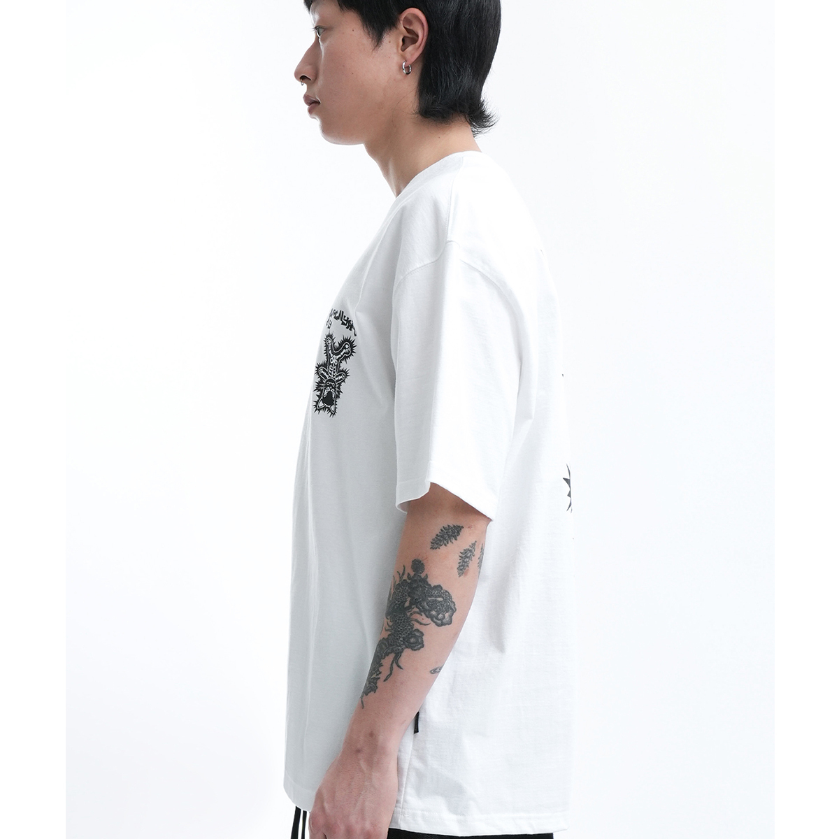★OY★E.S BLACK CAT T-WHITE★正規品/韓国直送料込/人気 ☆OY☆E.S BLACK CAT T-WHITE☆正規品/韓国直送料込/人気 (OY/T