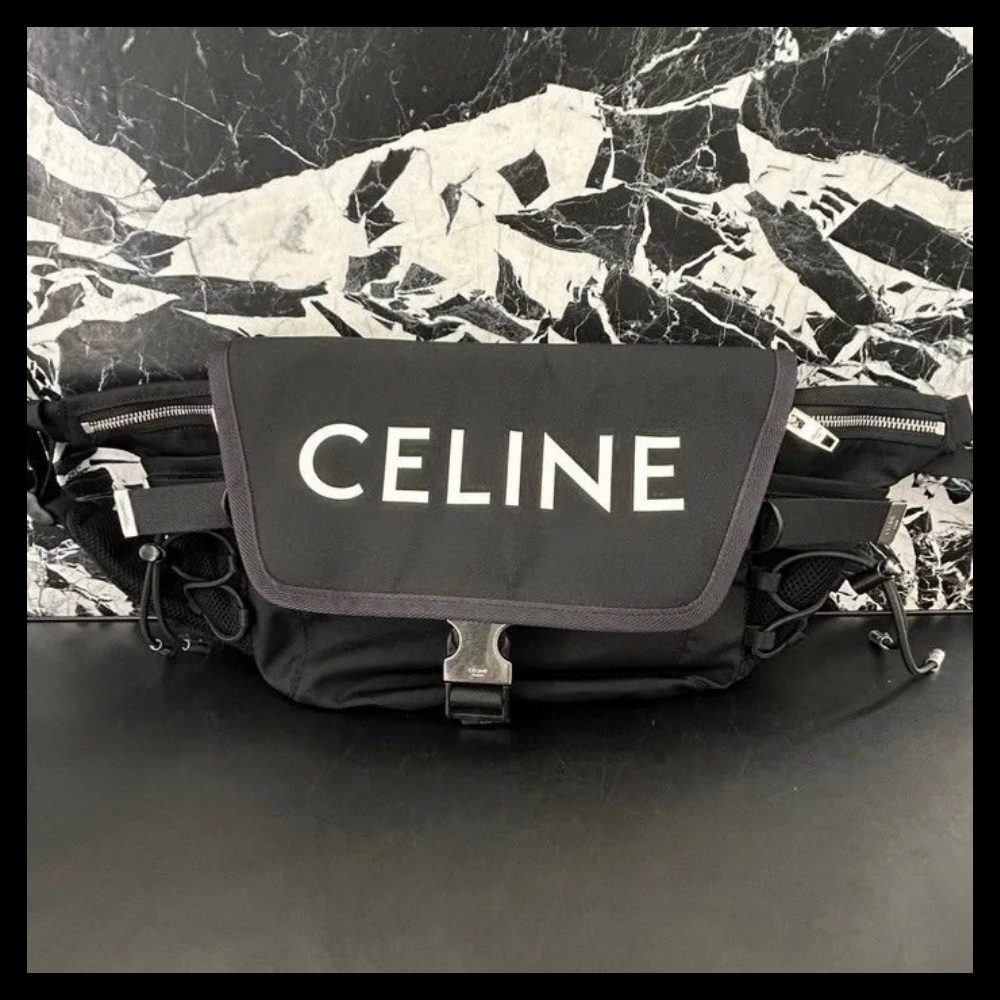 【プレゼントに最適♪】CELINE スモール ベルトバッグ