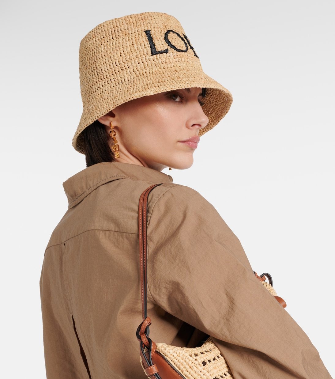【Loewe】 LOEWE x Paula's Ibiza ラフィアロゴバケットハット 関税込□LOEWE□Paula's Ibiza ロゴ ラフィア バケット ハット