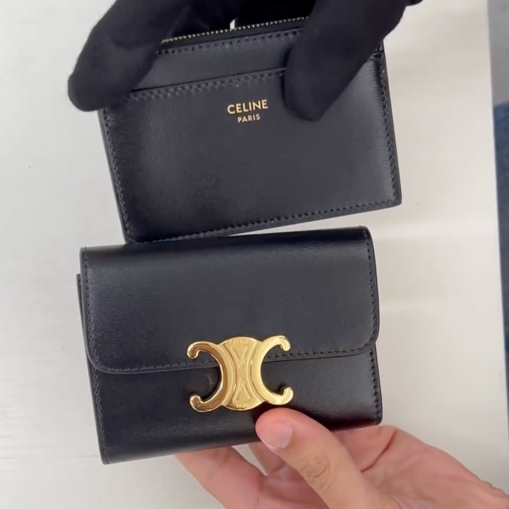 ☆セリーヌ☆直営店買付☆コイン入れ付きコンパクトウォレット ☆CELINE☆ 取り外し可能 コイン入れ付き コンパクト ウォレット