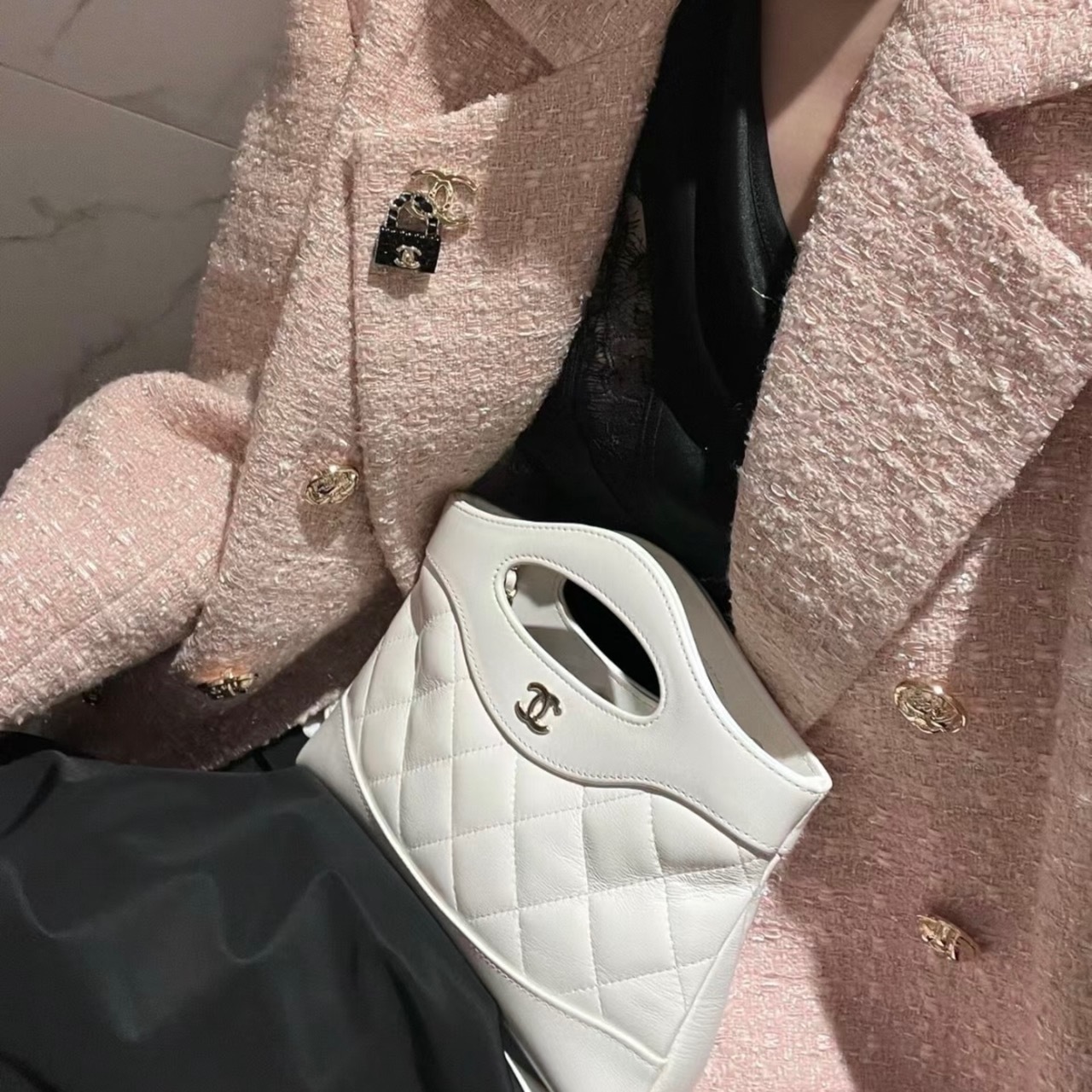 エレガントな一品★【CHANEL】CHANEL 31 ショッピングバッグ エレガントに】CHANEL 31 ミニ ショッピングバッグ ギフトにも