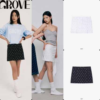 GROVE Mini Street Style Mini Skirts