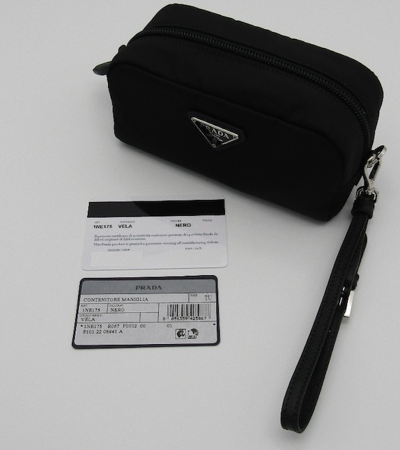 すぐ届く!！】PRADA プラダ ストラップ付き ナイロンポーチ