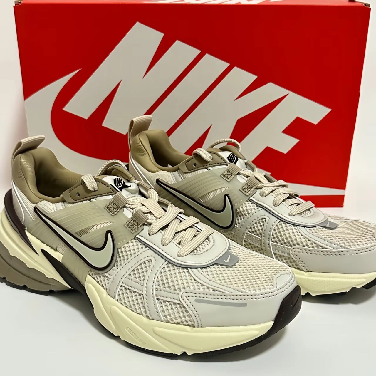 ★ナイキ★NIKE/V2K RUN 大人気 fd0736-103