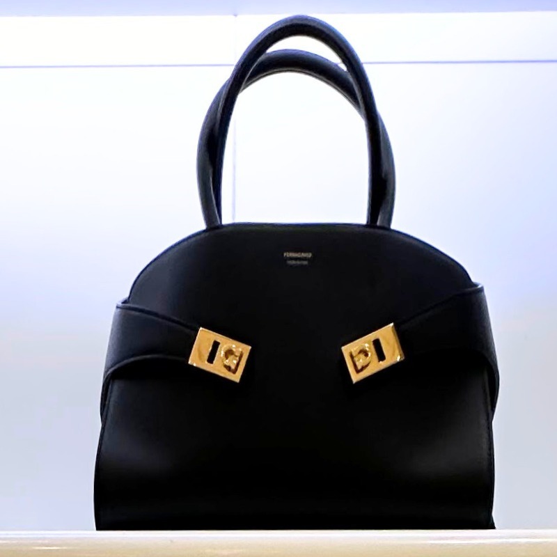 FERRAGAMO Hug レザーハンドバッグ Medium 2way