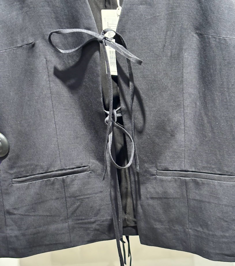 TIE-FRONT WAISTCOAT タイフロントベスト｜COS コス 公式