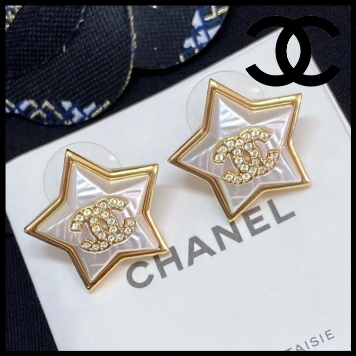 【上品な輝き】CHANEL ピアス 新作》さりげない煌めき【CHANEL】シンプル人気 ピアス (CHANEL