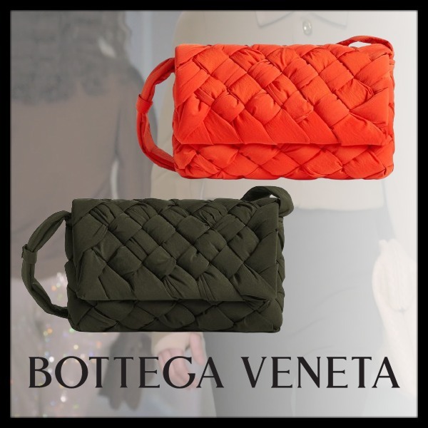 日本未入荷【Bottega Veneta】Rumple クロスボディバッグ、全2色