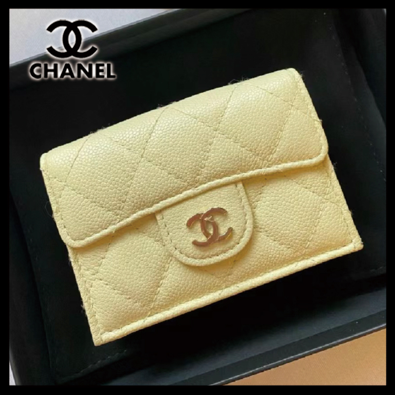 【ハッピーカラーで金運UP】CHANEL 三つ折り財布