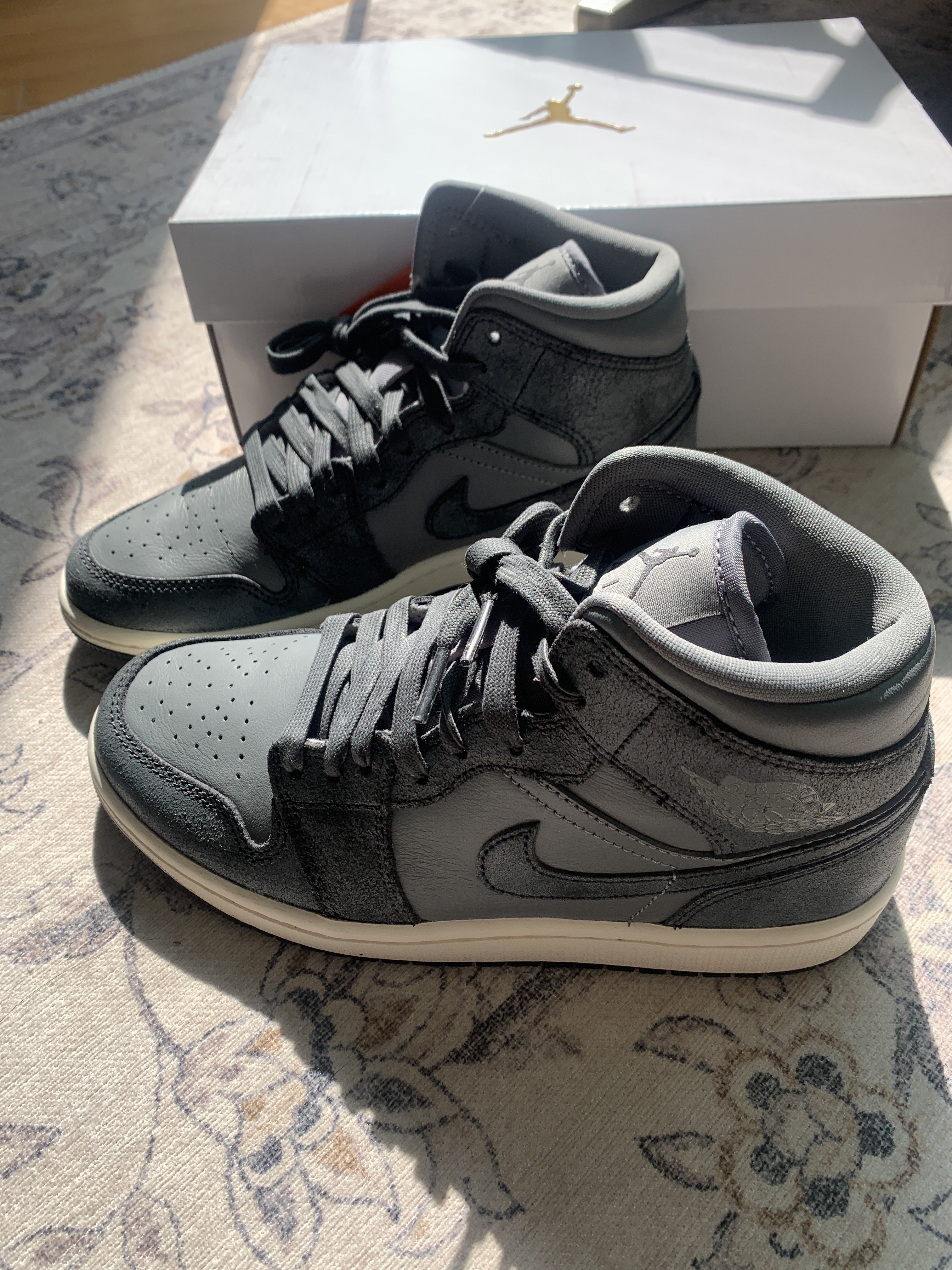 【在庫あり即発】Nike WMNS Air Jordan 1 Mid SE \