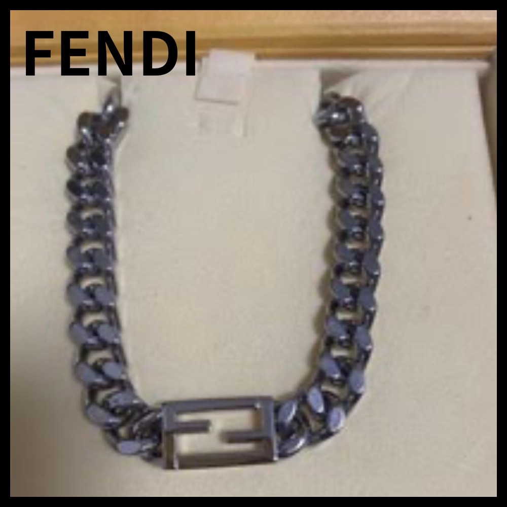 ギフトにも最適♪【FENDI】バゲット ネックレス