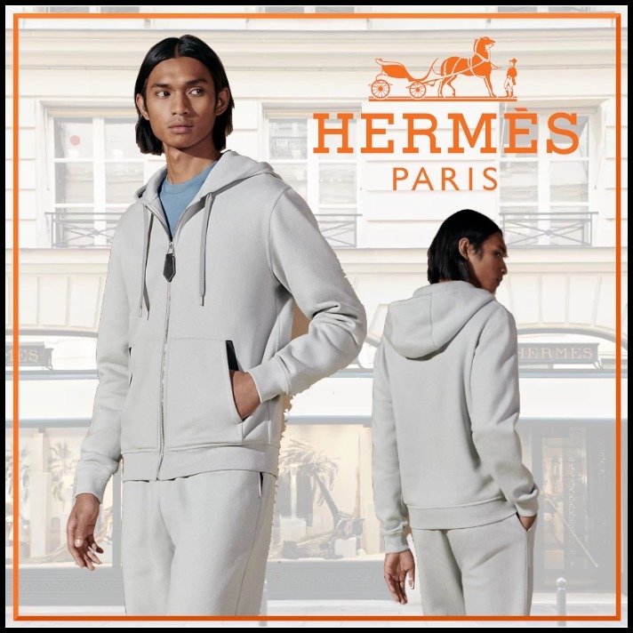 ブラックのレザーディテールが効いてるHermesジョギングパーカー