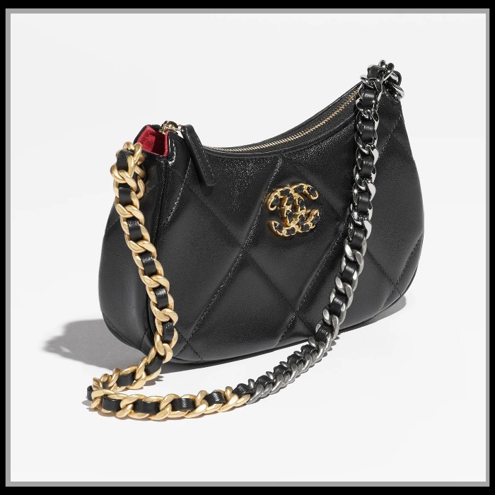 ☆可愛い♪◇CHANEL◇CHANEL 19 チェーン クラッチ ブラック