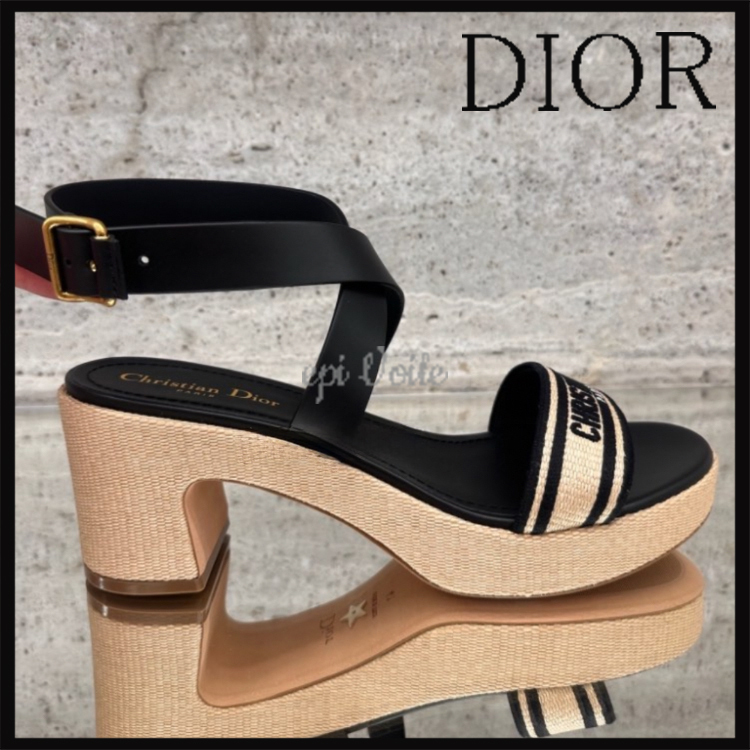 夏のカジュアルコーデに】Dior Dway ヒールサンダル 靴・ブーツ