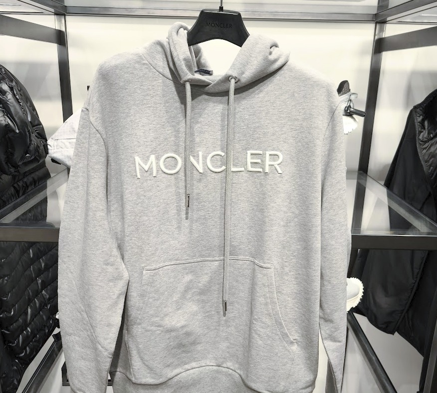 【MONCLER】レタリングロゴ刺繍 パーカー