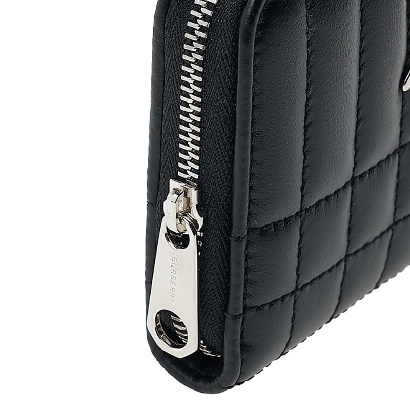 ★送料関税込★Burberry TBロゴ キルティング ジップウォレット ☆送料関税込☆Burberry TBロゴ キルティング ジップウォレット