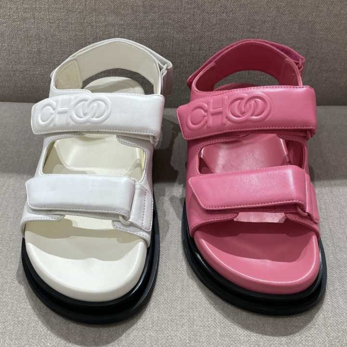 ジミーチュウ フラット ロゴ サンダル sandals Jimmy Choo