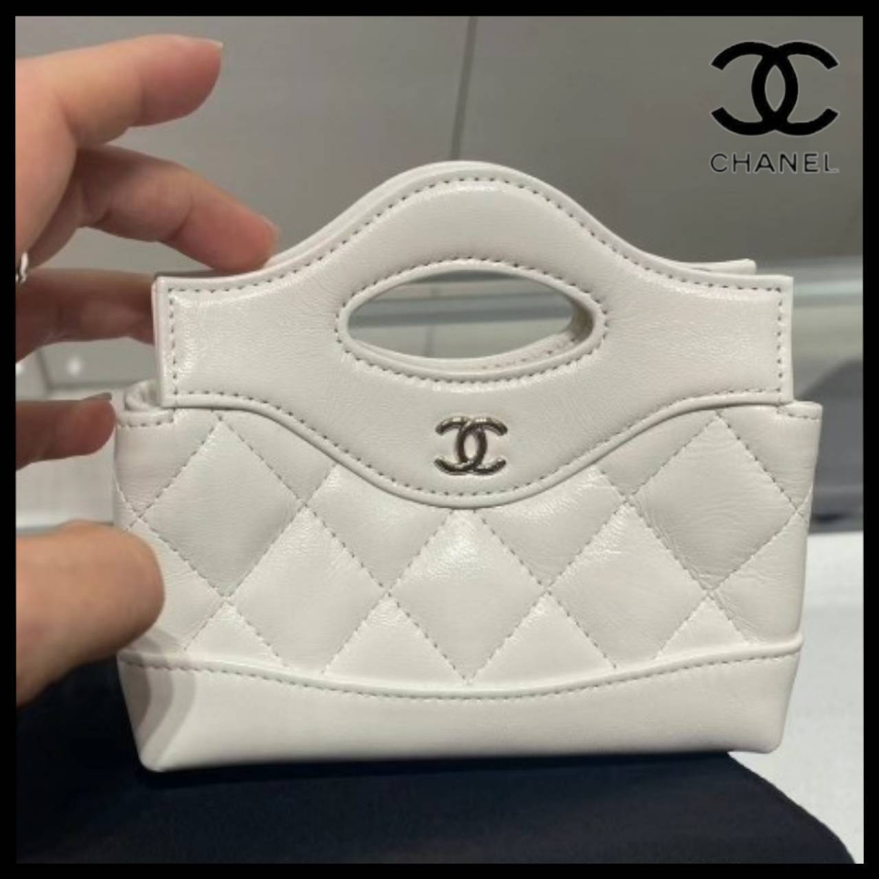 【コンパクトでカワイイ】CHANEL チェーンクラッチ