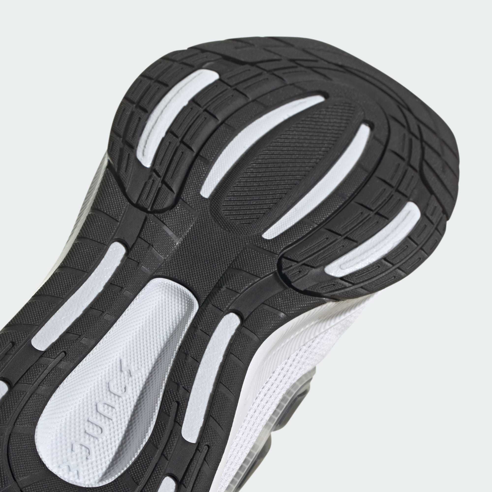 ☆adidas☆大人気☆ULTRABOUNCE ウルトラバウンス☆追跡可