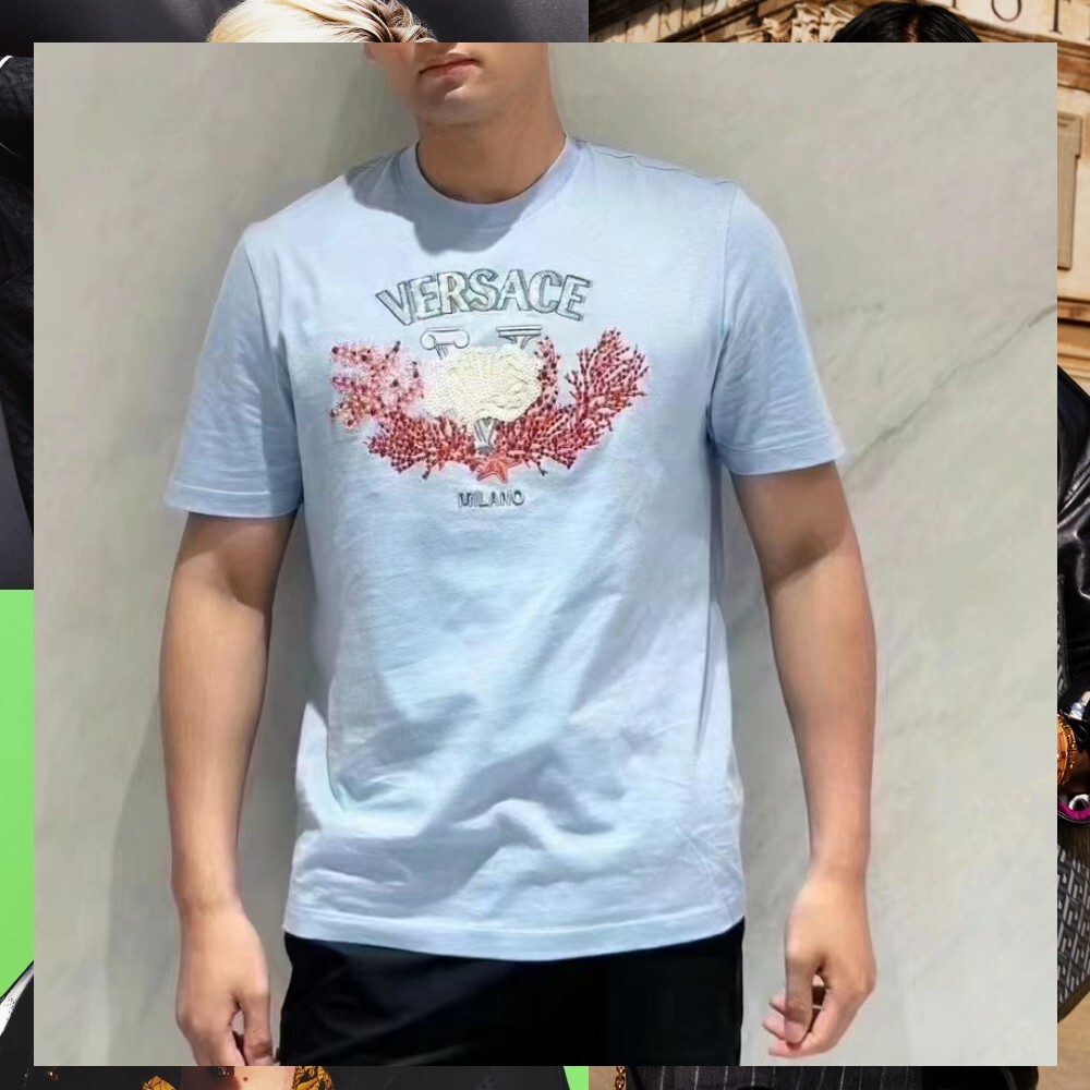関税込 ヴェルサーチェ Tシャツ ユニバーシティ コーラル 刺繍