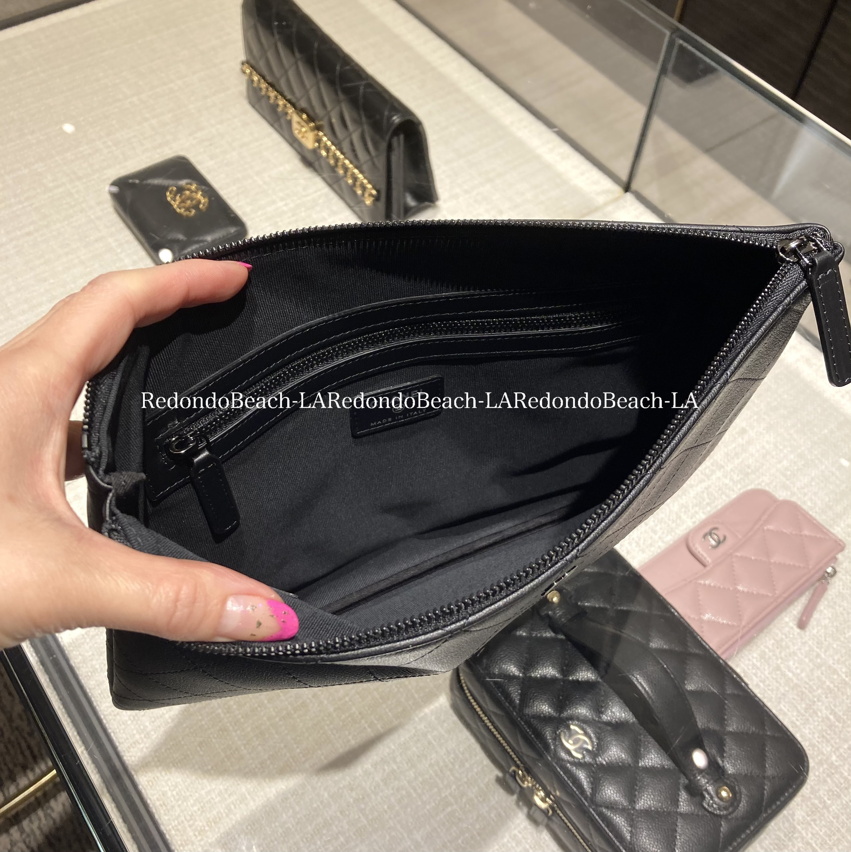 【希少なマット風デザイン】CHANEL★ポーチ★クラッチバックにも 希少なマット風デザイン】CHANEL☆ポーチ☆クラッチバックにも