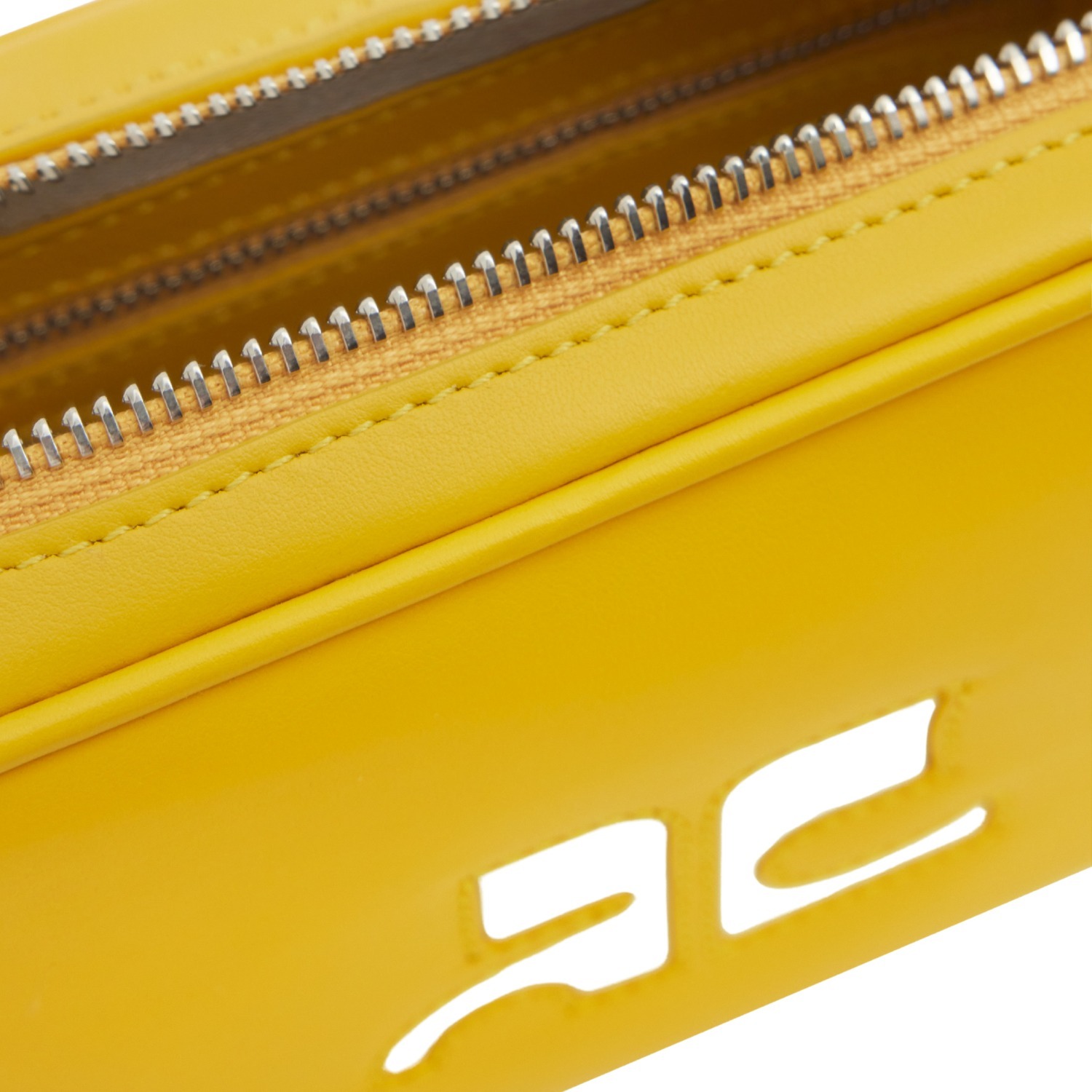 COURREGES クレージュ Slim スリム ロゴ レザー カメラ バッグ