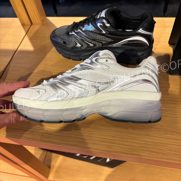 VALENTINO ヴァレンティノ人気 MS-2960 ロートップスニーカー VALENTINO ヴァレンティノ人気 MS-2960 ロートップスニーカー
