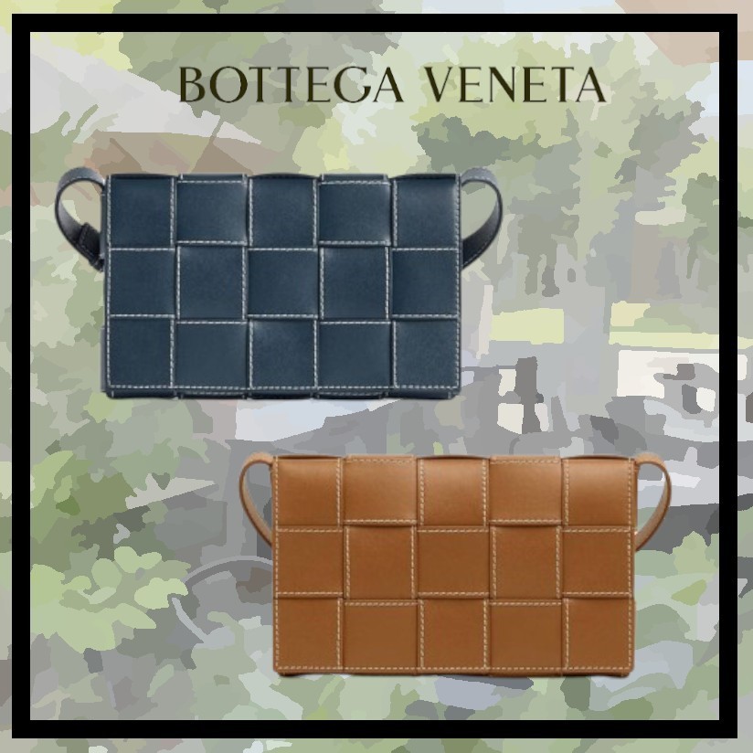 BOTTEGA VENETA お洒落ステッチ ◆ カセット クロスボディバッグ