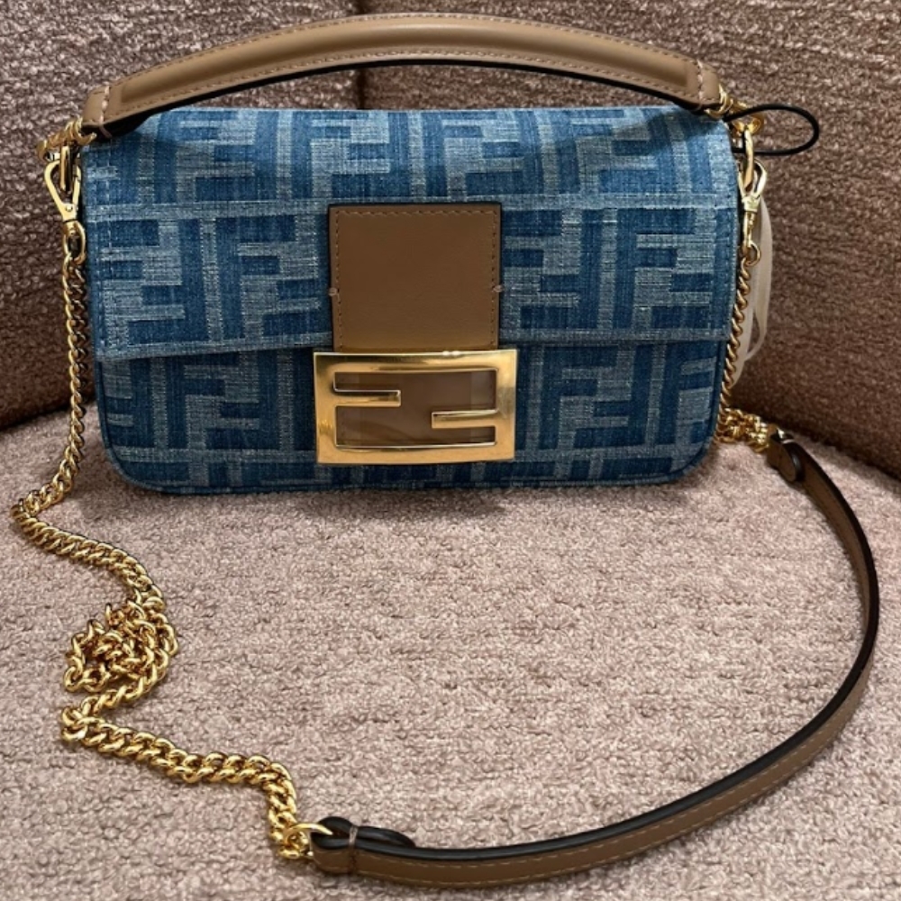 24SS【FENDI】バゲット スモール ライトブルー FFデニム レザー