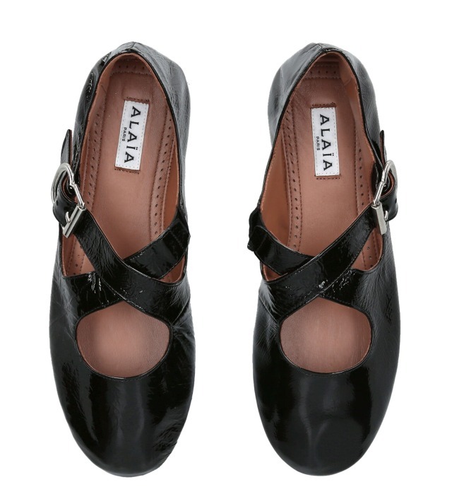 国内未入荷【ALAIA】パテントレザー クロス フラットシューズ黒
