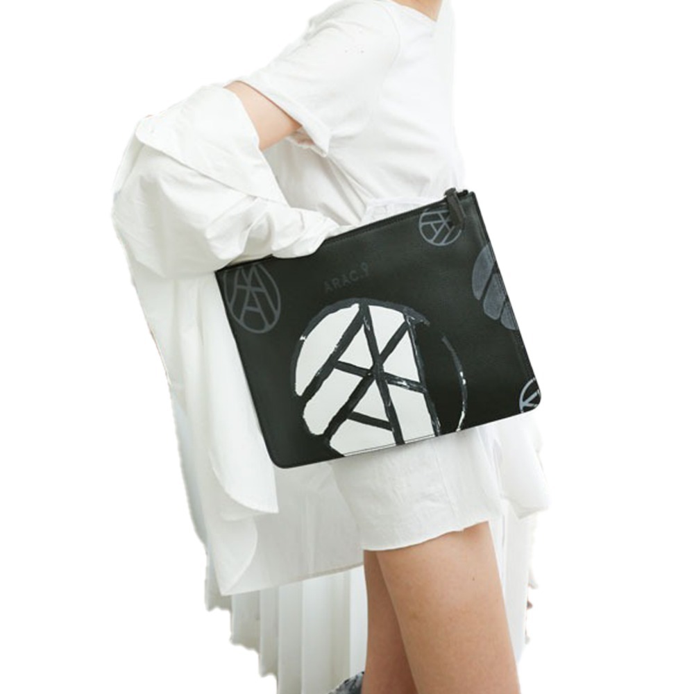 ARAC9★PAINTING BIG CLUTCH★少量生産希少品★大人気早期完売