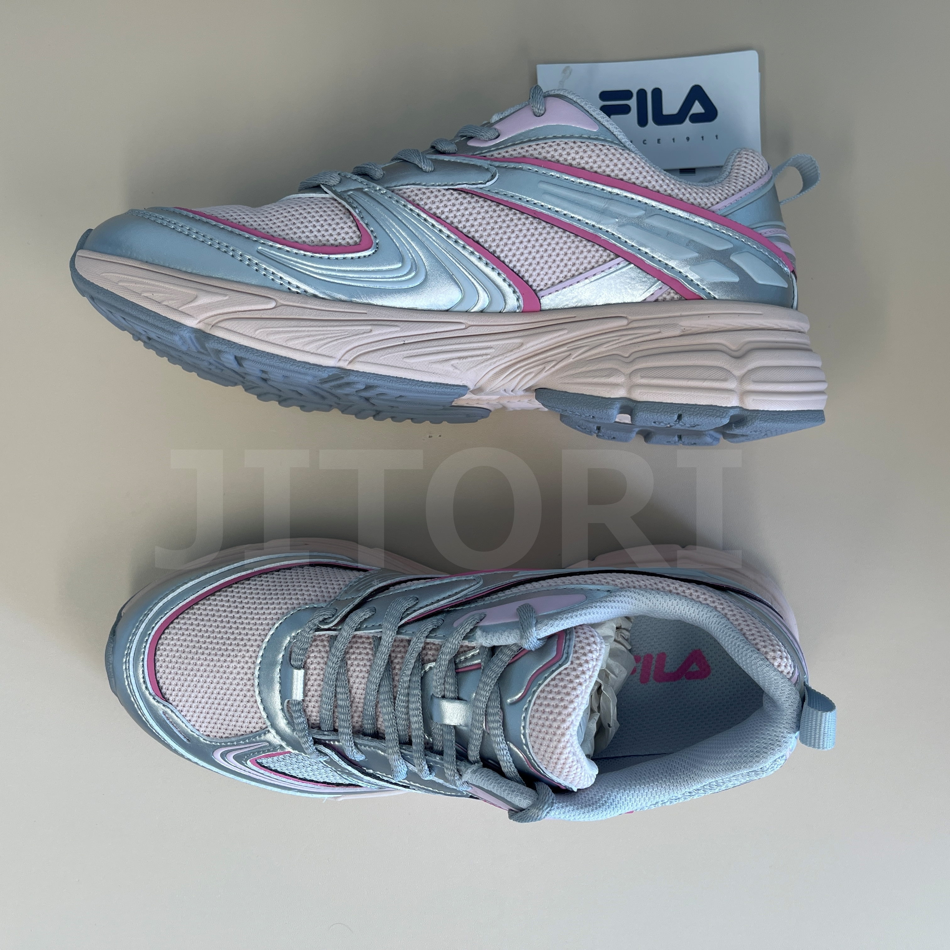 【FILA】INTERUN [正規品 / 関税・送料込み] 1RM02699G154 FILA】INTERUN [正規品 / 関税・送料込み] 1RM02699G154 (FILA