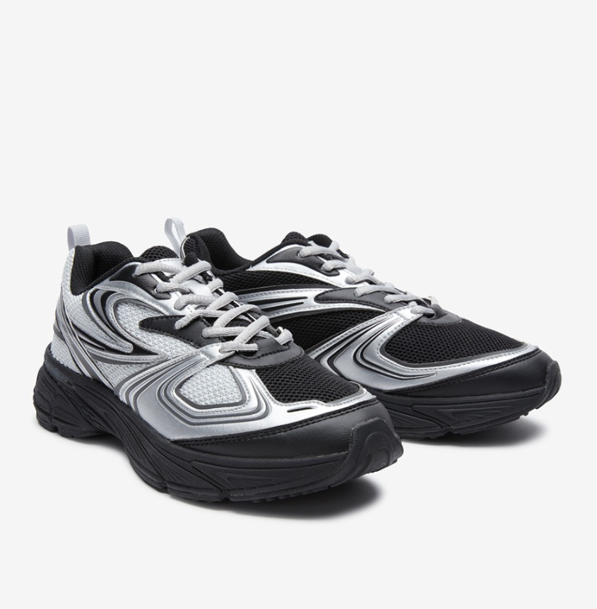 ★送料・関税込★FILA★FILA INTERUN BLACK SILVER★スニーカー ☆送料・関税込☆FILA☆FILA INTERUN BLACK SILVER☆スニーカー