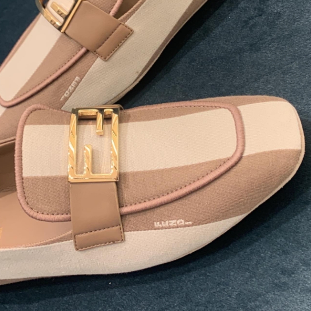 24SS【FENDI】バゲット キャンバス ローファー ペカン FFロゴ fn-7d1581aaddf1jic_1.jpg