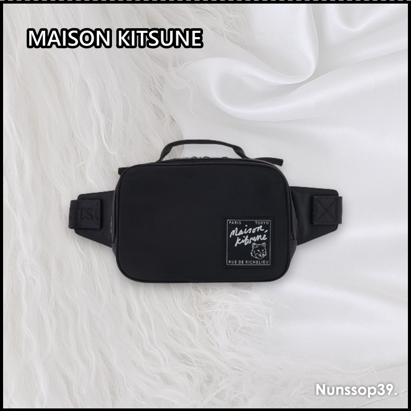 《MAISON KITSUNE》 トラベラー ボディーバッグ