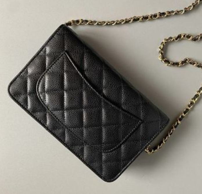 【コーデやシーンを選ばない逸品】CHANEL チェーンウォレット コーデやシーンを選ばない逸品】CHANEL チェーンウォレット