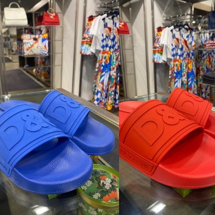 Dolce & Gabbana エンボスロゴ フラットサンダル
