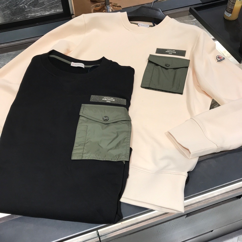 パリ直営店買付！【MONCLER】胸ポケット付きスウェット☆２色