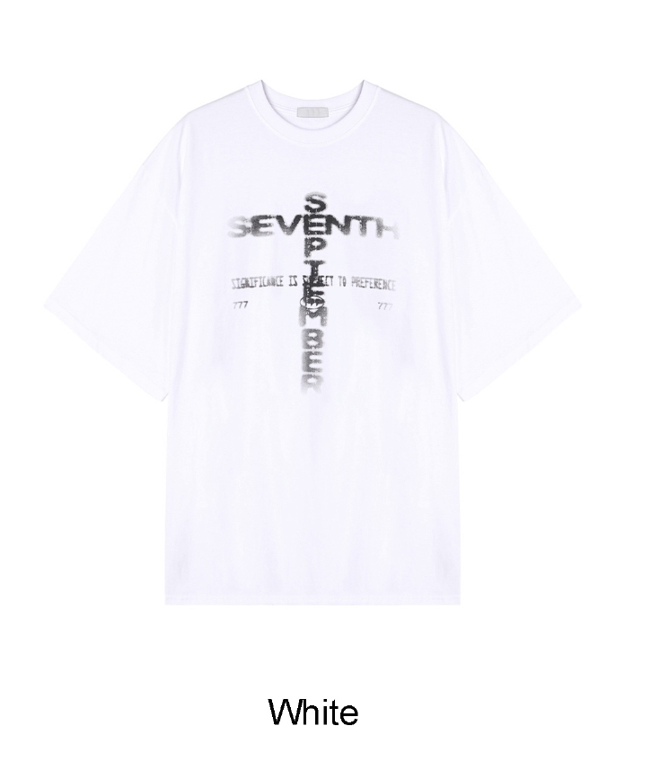 【SATIIIZ】Sedan Lettering Short-sleeved T-shirt SATIIIZ】Sedan Lettering Short-sleeved T-shirt (SATiiiZ/T