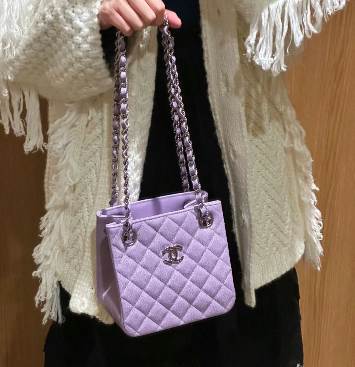 スクエアがお洒落パープル】CHANELショルダーバッグ チェーン