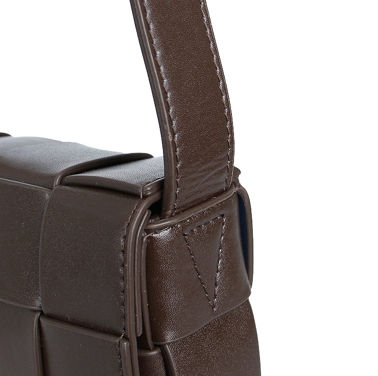 ☆送料関税込☆BOTTEGA VENETA カセット ショルダー バッグ