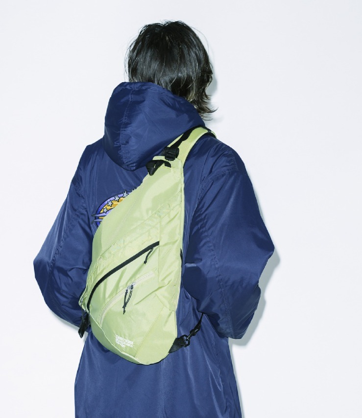 ☆韓国の人気☆【YESEYESEE】☆Y.E.S Contour Sling Ba.g