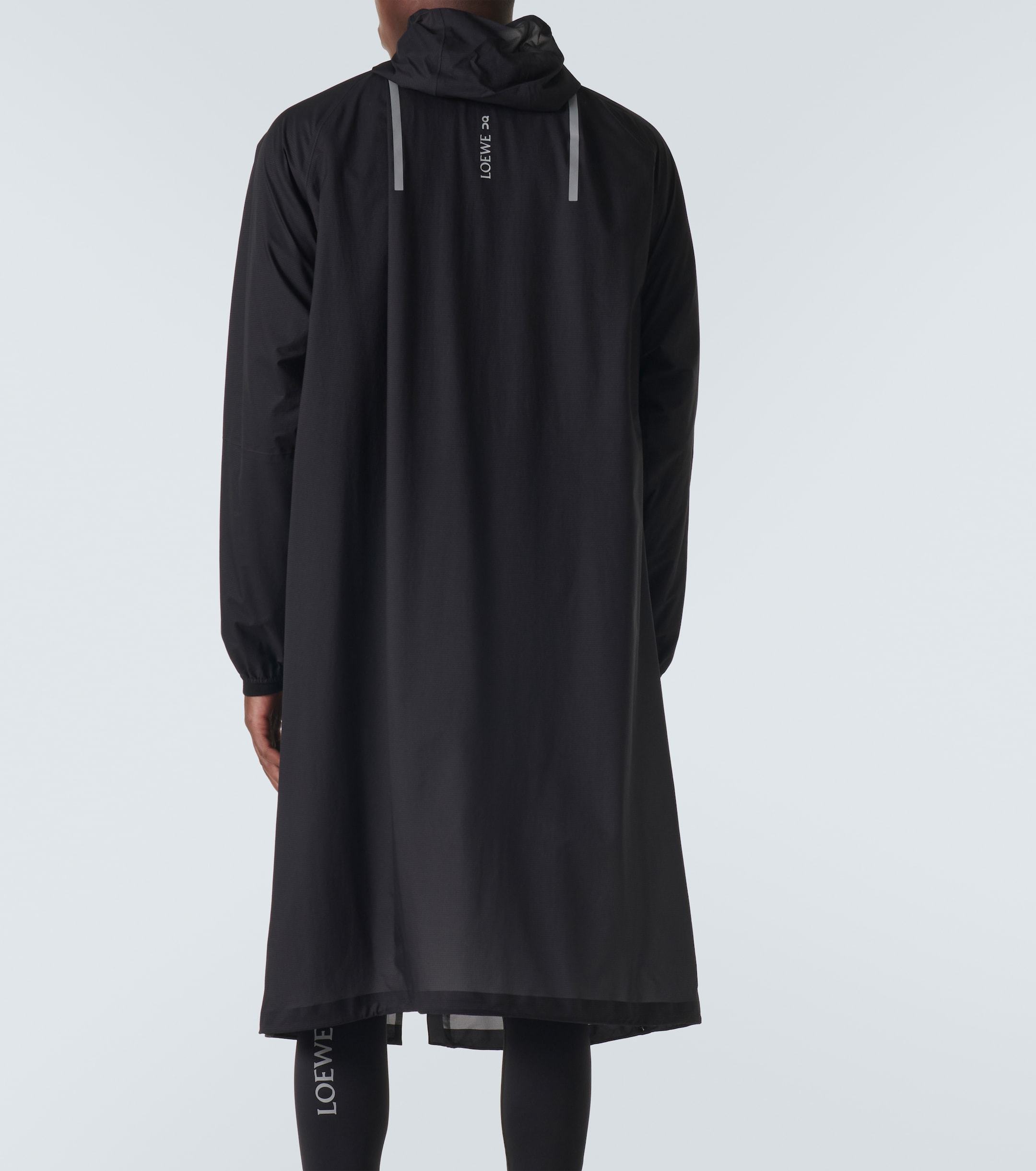 フェスにも♪ Loewe X On Ultra cape レインコート ブラック コラボ*LOEWE X On 胸元ロゴ付 レインコートジャケット ウルトラ