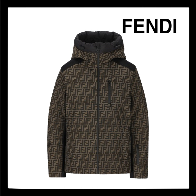 新着 関税送料込み FENDI フェンディ フーデッド ジャケット