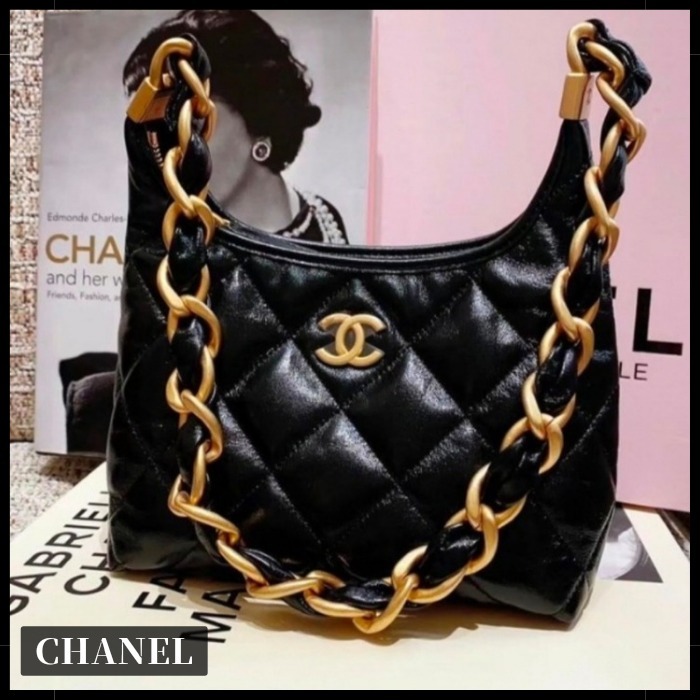 【24AW新作♪大きめチェーンがオシャレ】CHANEL ホーボー バッグ
