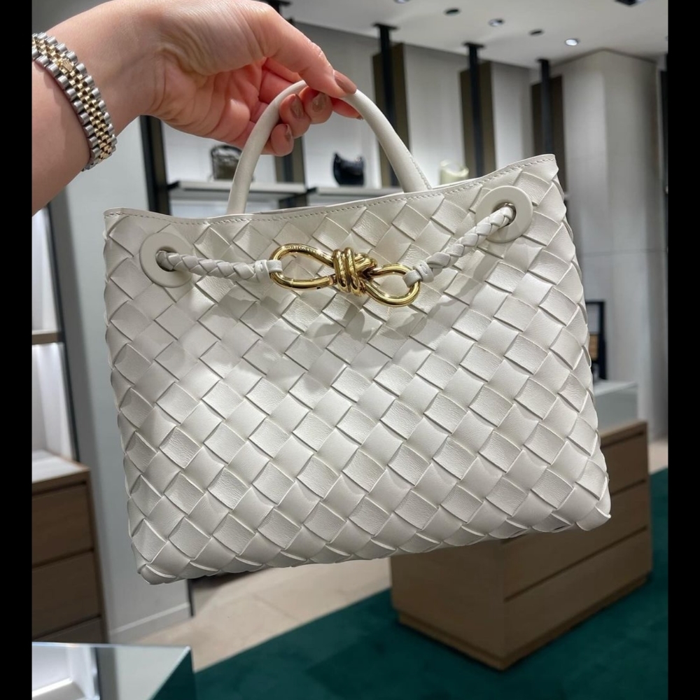 【BOTTEGA VENETA】スモール アンディアーモ ラムスキン 2way