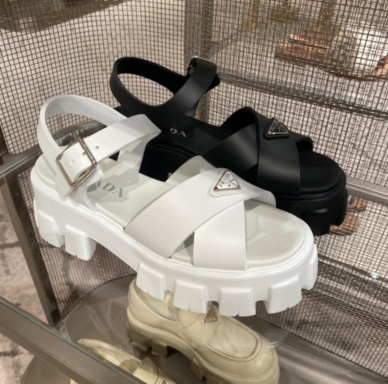 関税送料込！PRADA★プラダ モノリス ラバー サンダル 1X382N 関税送料込！PRADA☆プラダ モノリス ラバー サンダル 1X382N