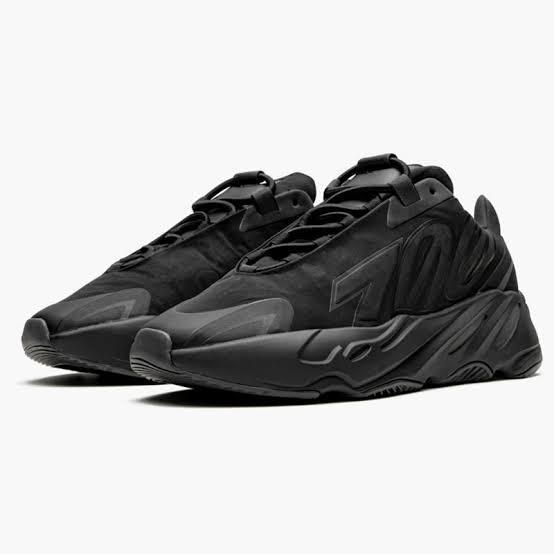 Adidas ☆ Yeezy Boost 700 MNVN ‘Black’
