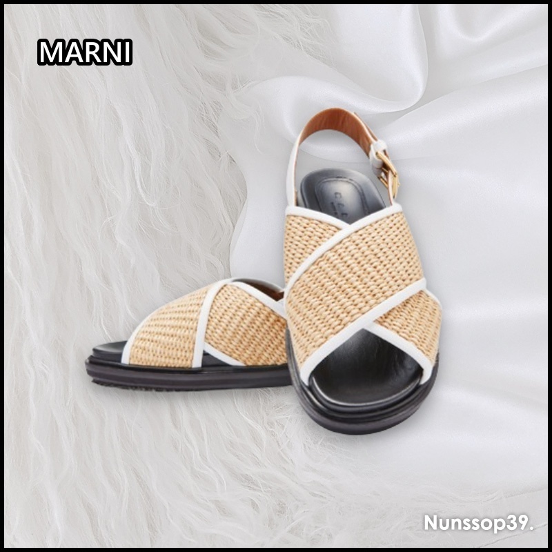 《MARNI》 パースベット クリスクロス ラピア サンダル